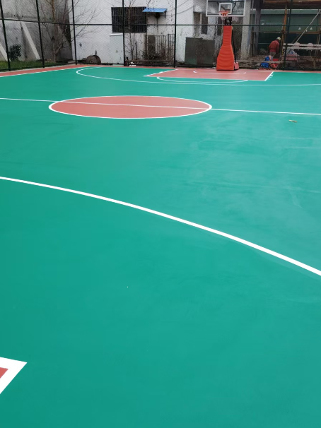 武侯 球场长期使用易出现地面开裂